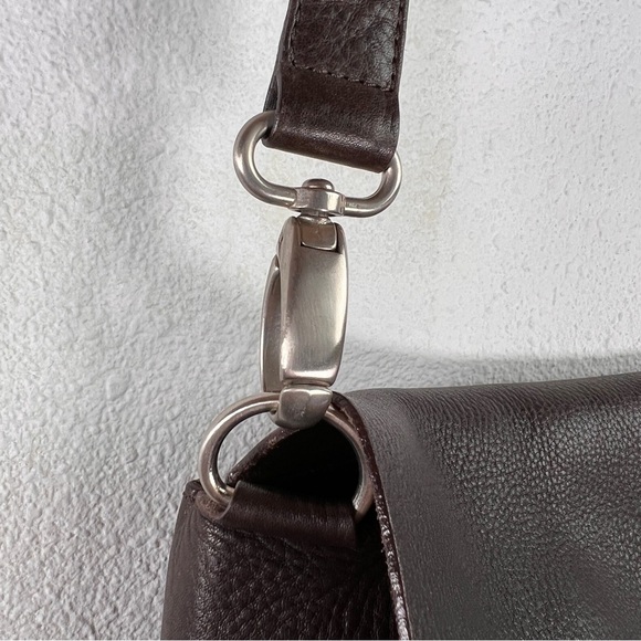 CALVIN KLEIN Shoulder/Crossbody bag with flap closure. Brown. Unlined. - Picture 7 of 8